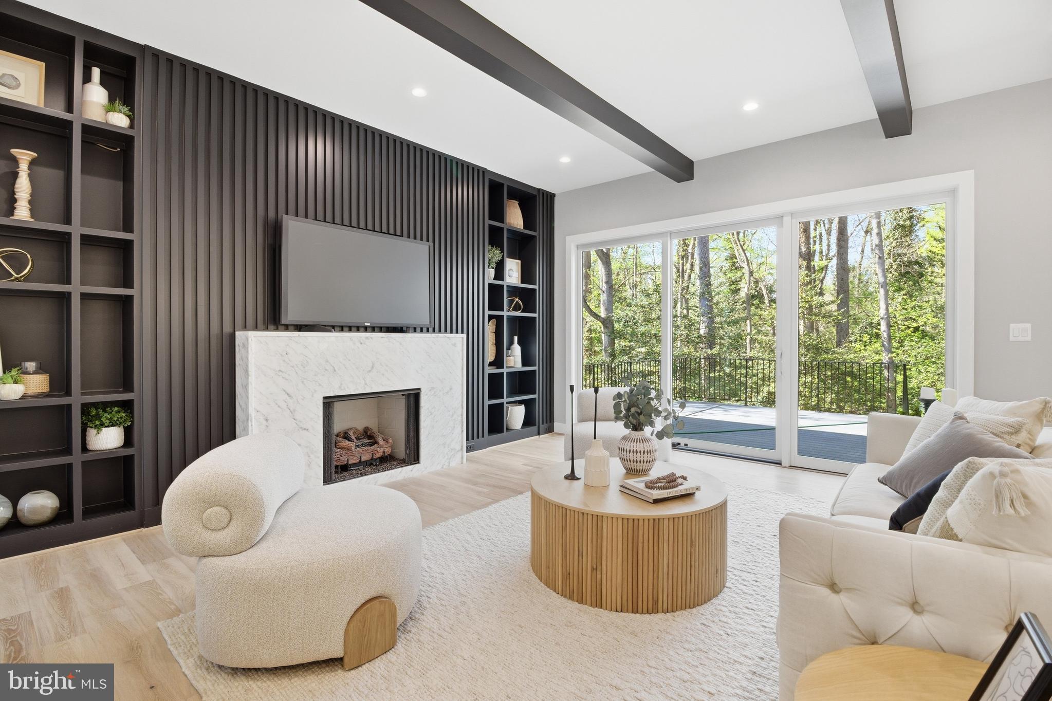 VIENNA WOODS - Residential