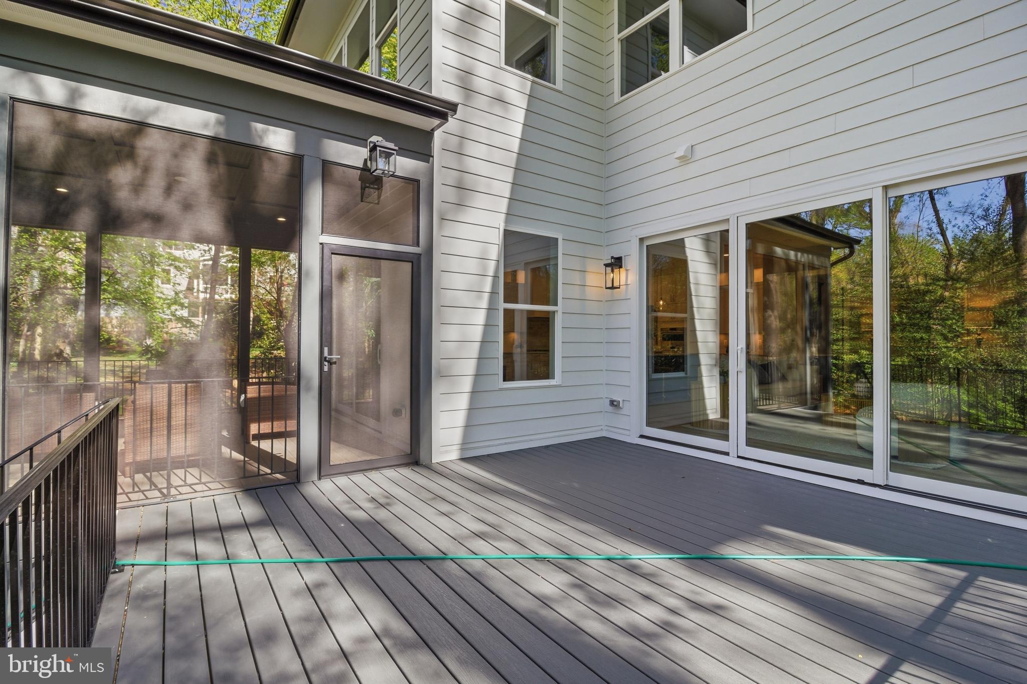 VIENNA WOODS - Residential