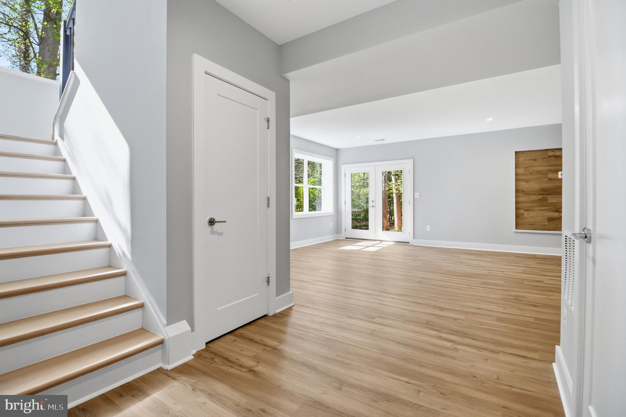 VIENNA WOODS - Residential