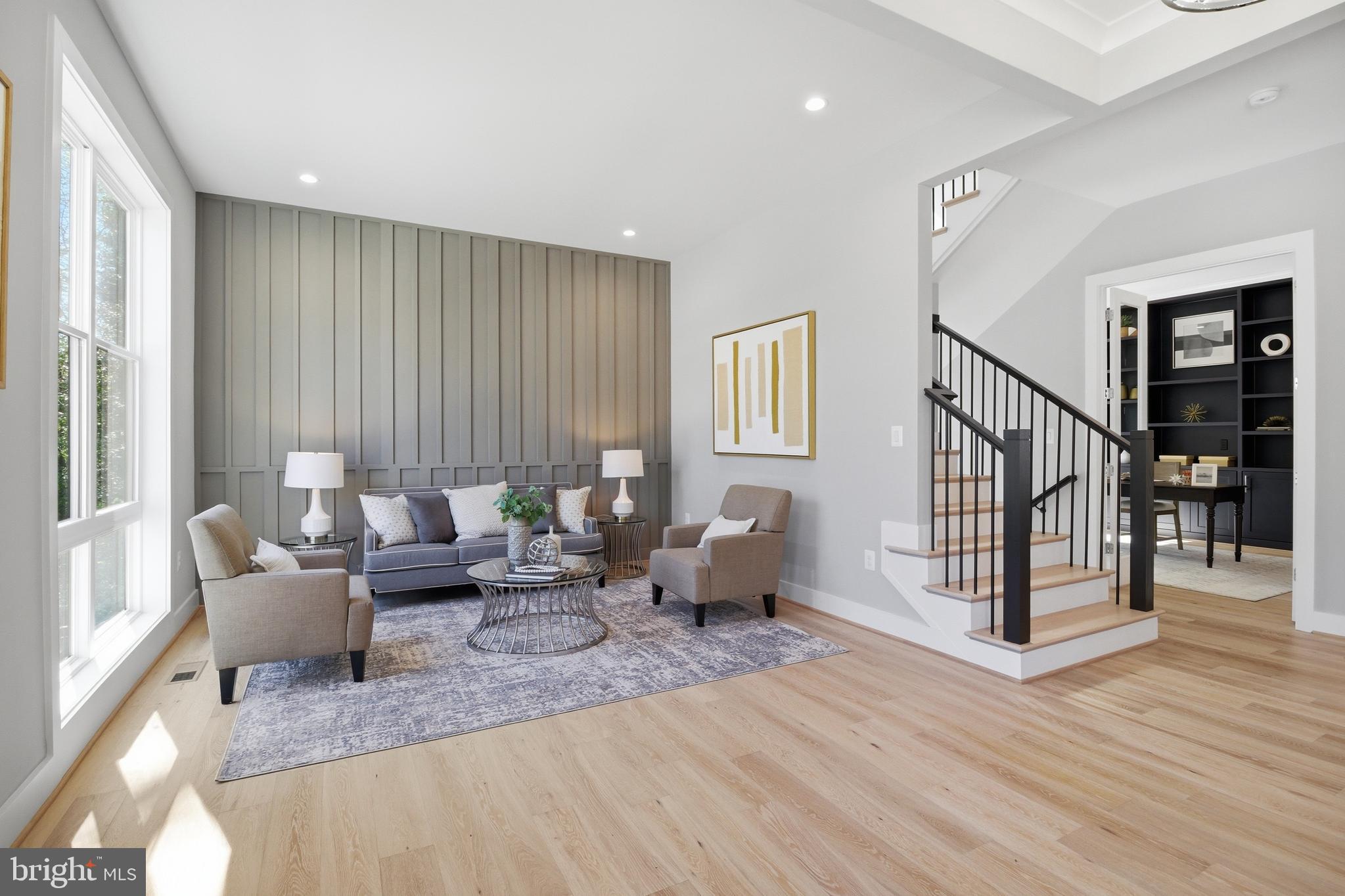 VIENNA WOODS - Residential