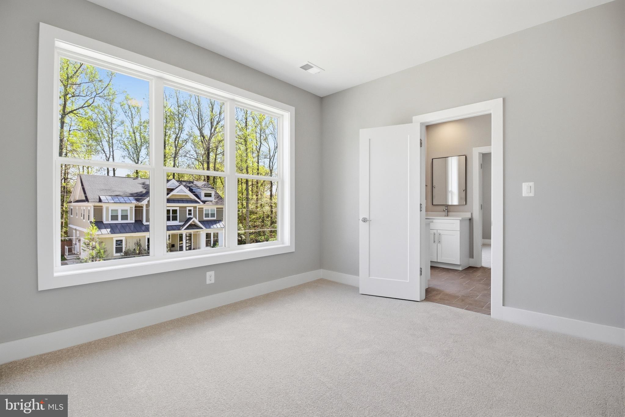 VIENNA WOODS - Residential