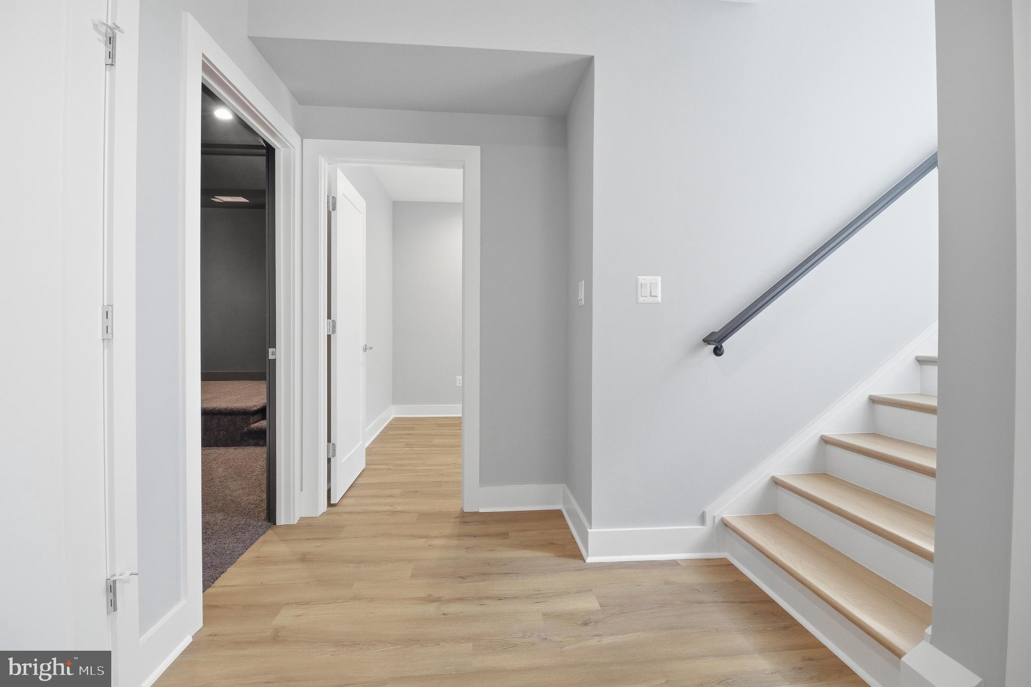 VIENNA WOODS - Residential