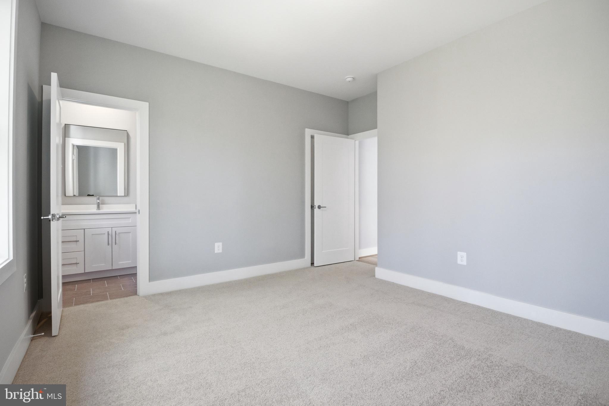 VIENNA WOODS - Residential