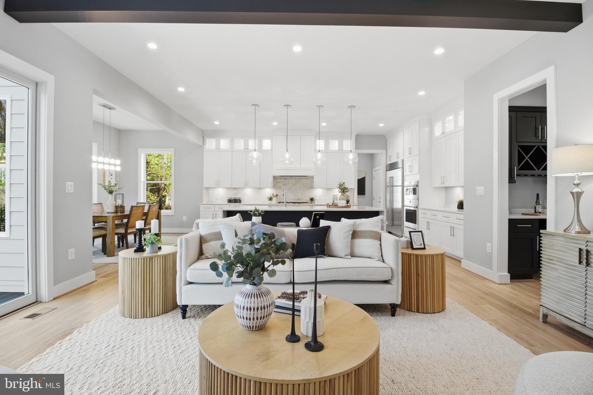 VIENNA WOODS - Residential