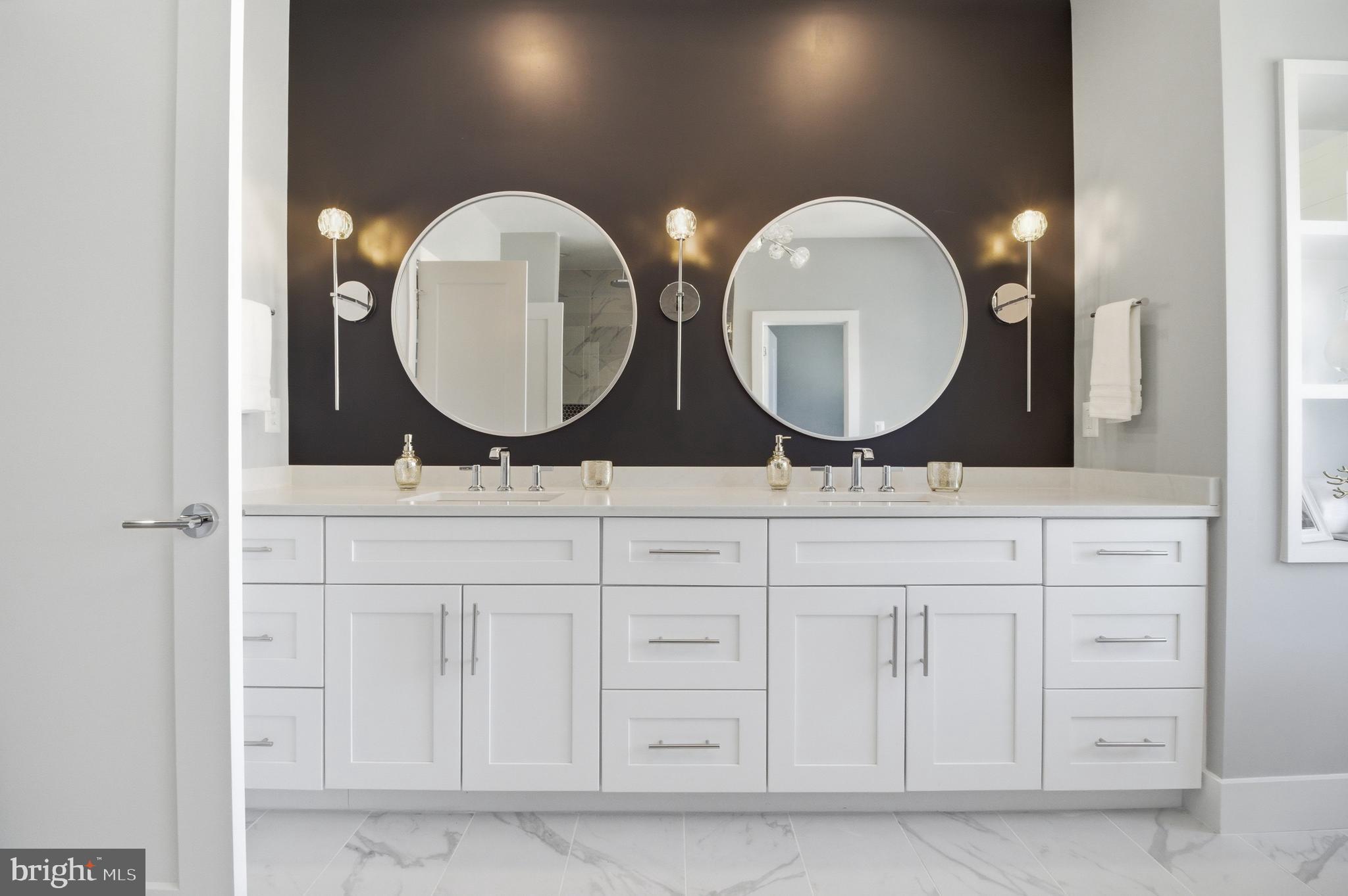 VIENNA WOODS - Residential