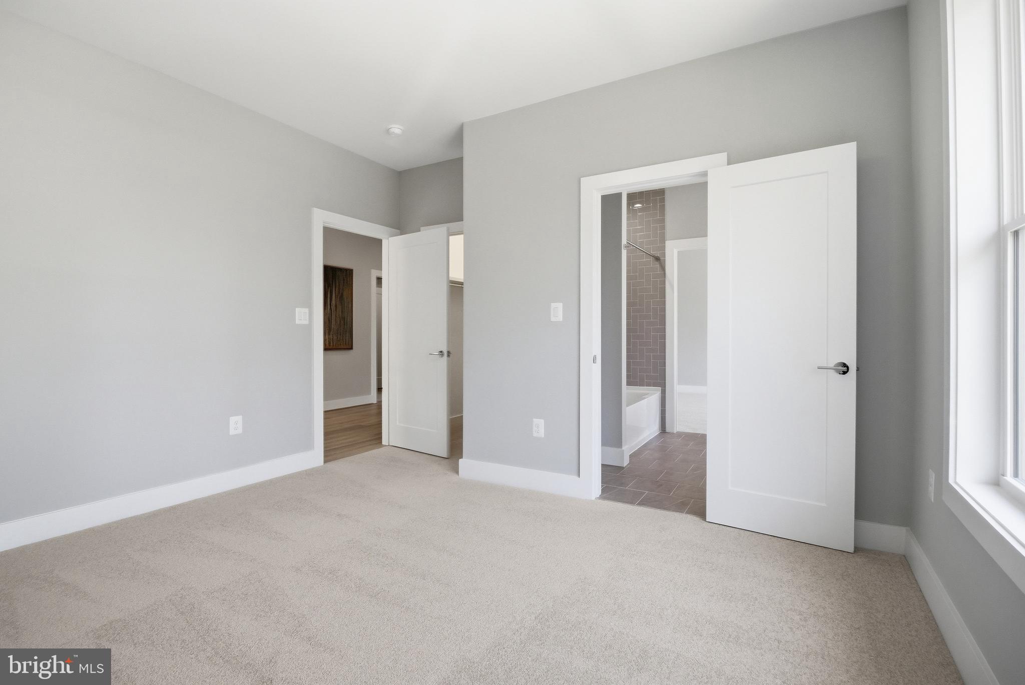 VIENNA WOODS - Residential