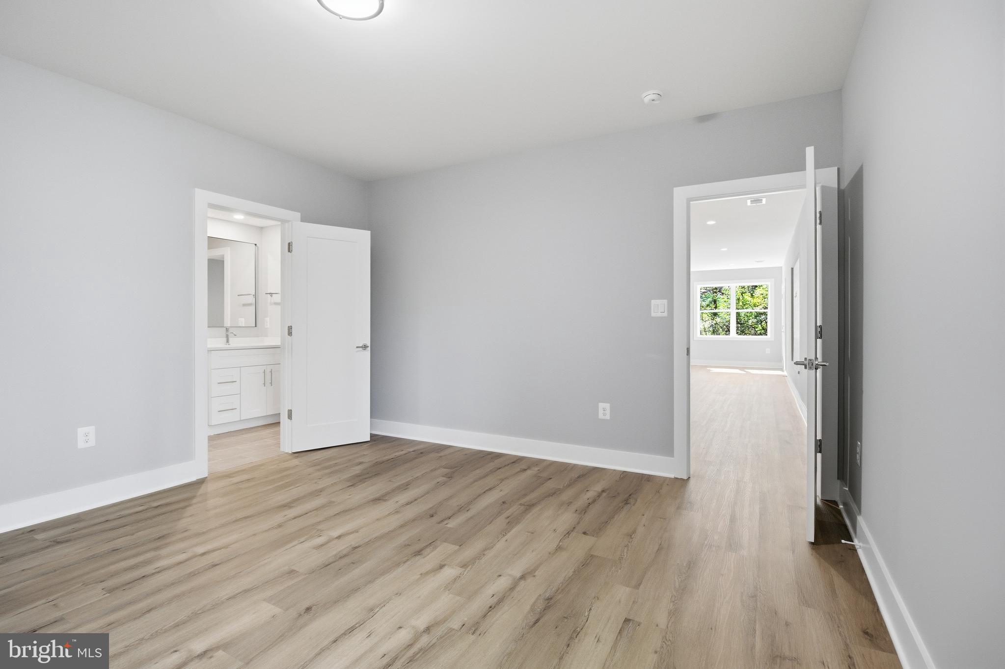 VIENNA WOODS - Residential