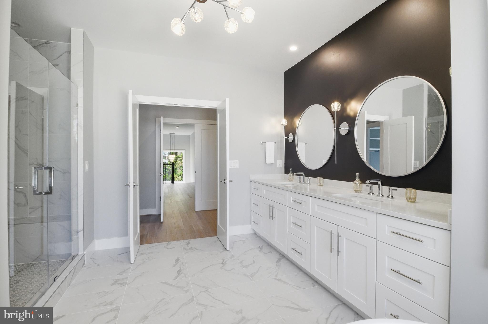 VIENNA WOODS - Residential