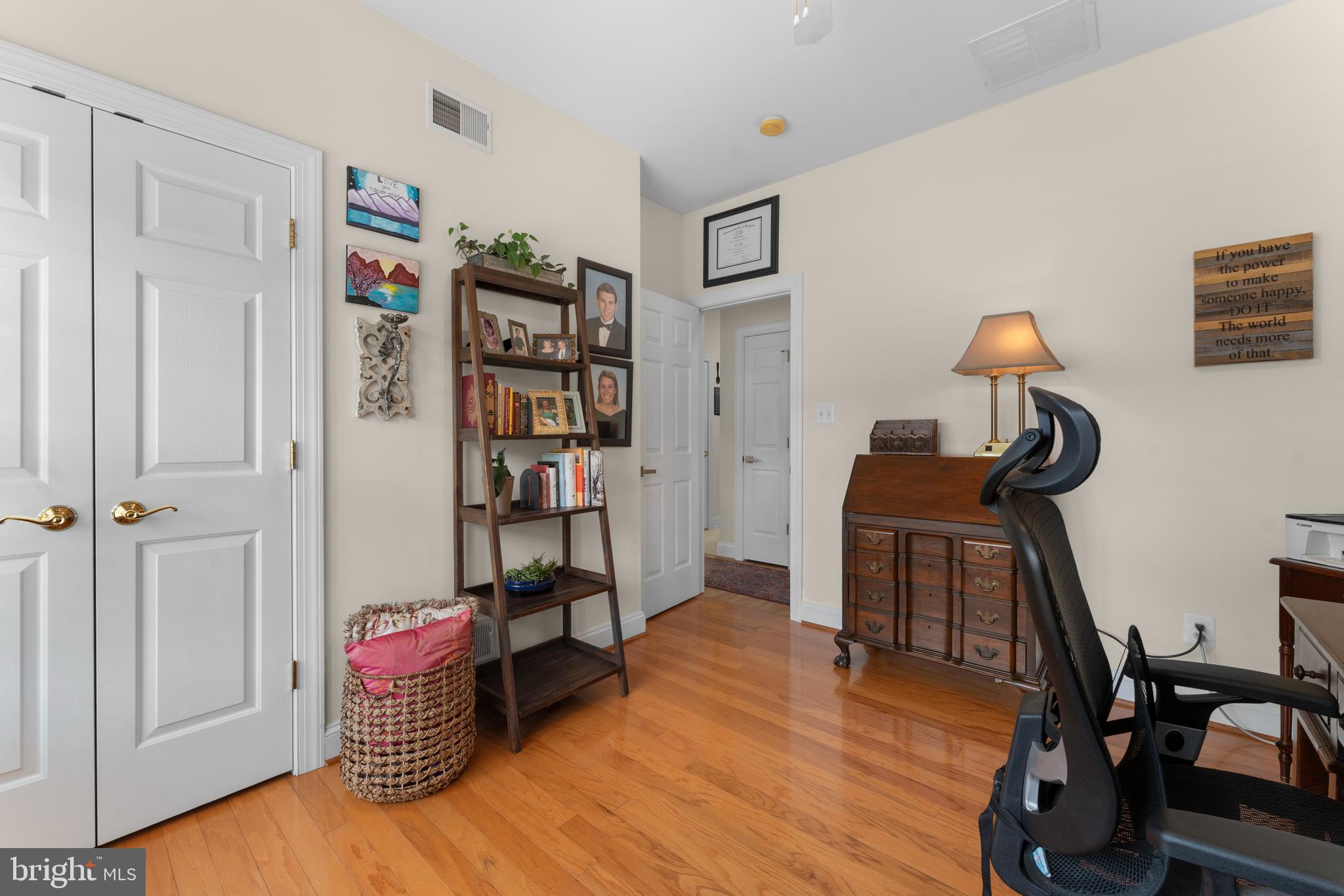 CARRIAGE HOUSE CHASE - Residential