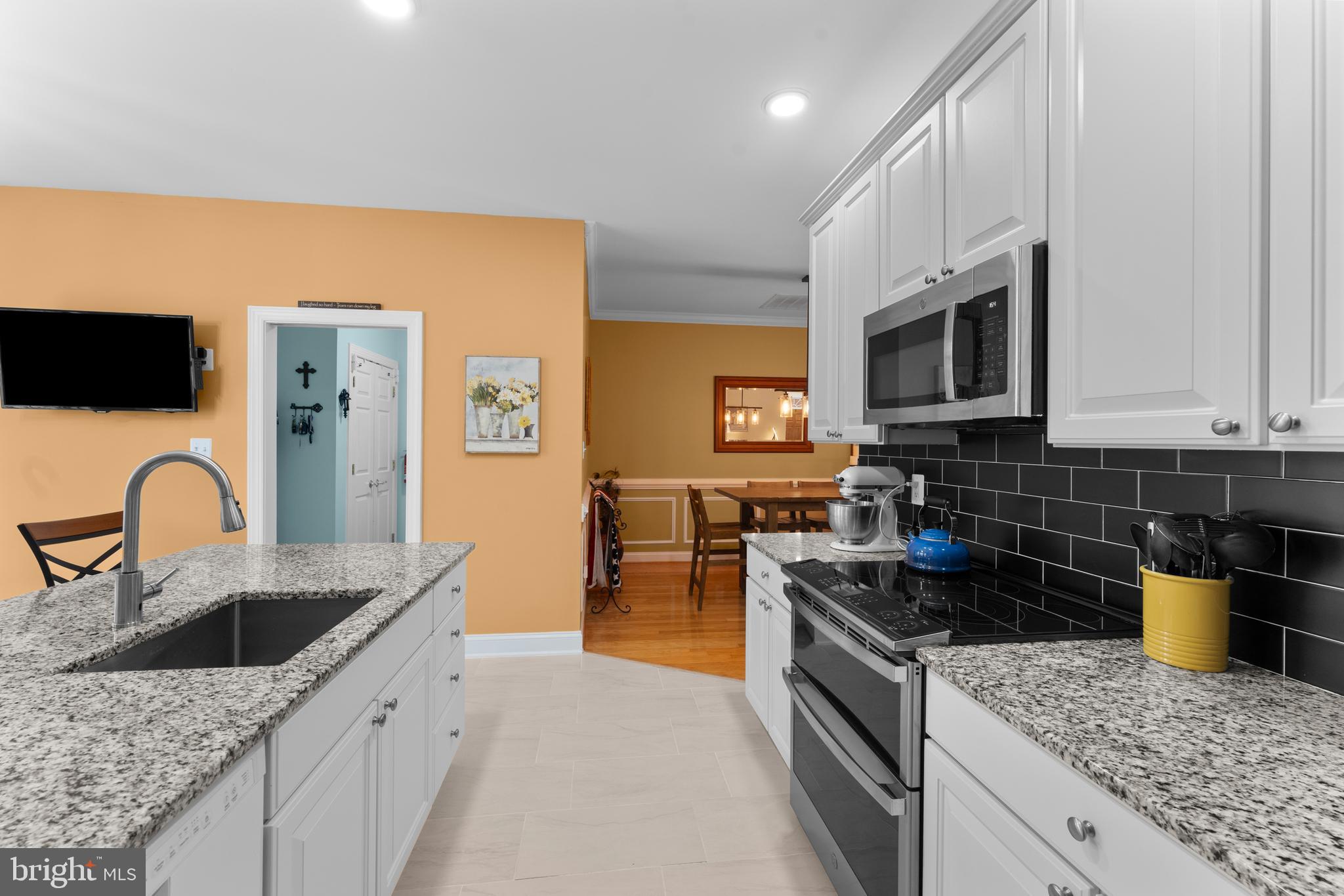 CARRIAGE HOUSE CHASE - Residential