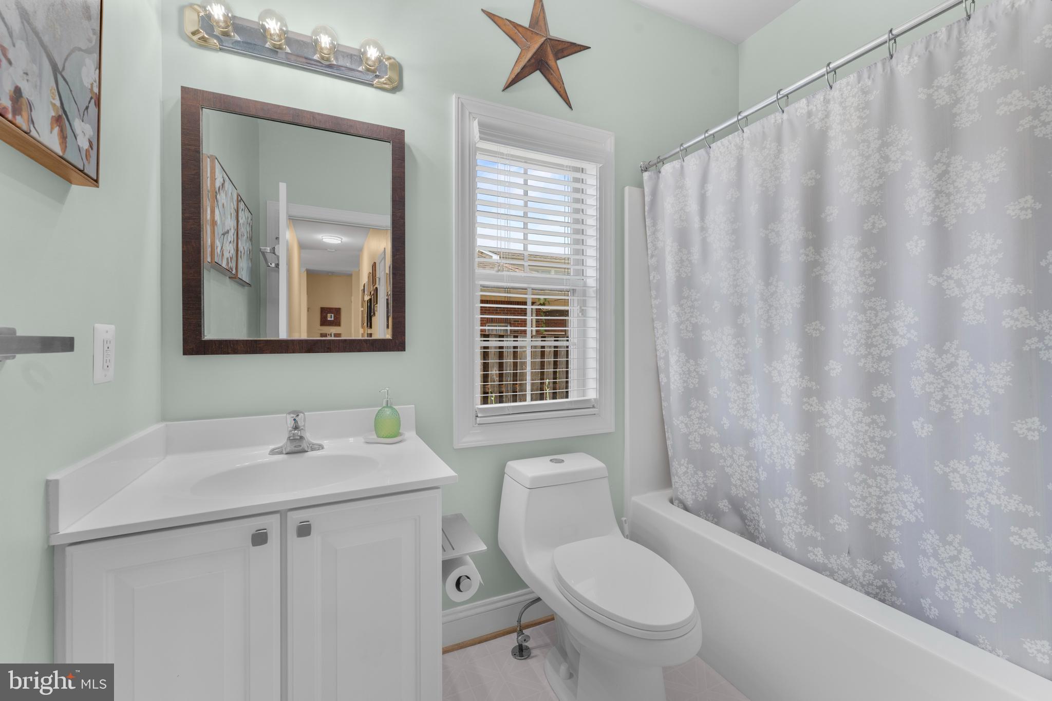 CARRIAGE HOUSE CHASE - Residential