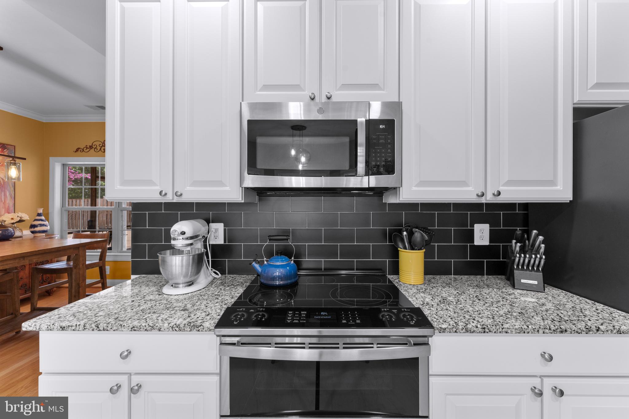 CARRIAGE HOUSE CHASE - Residential