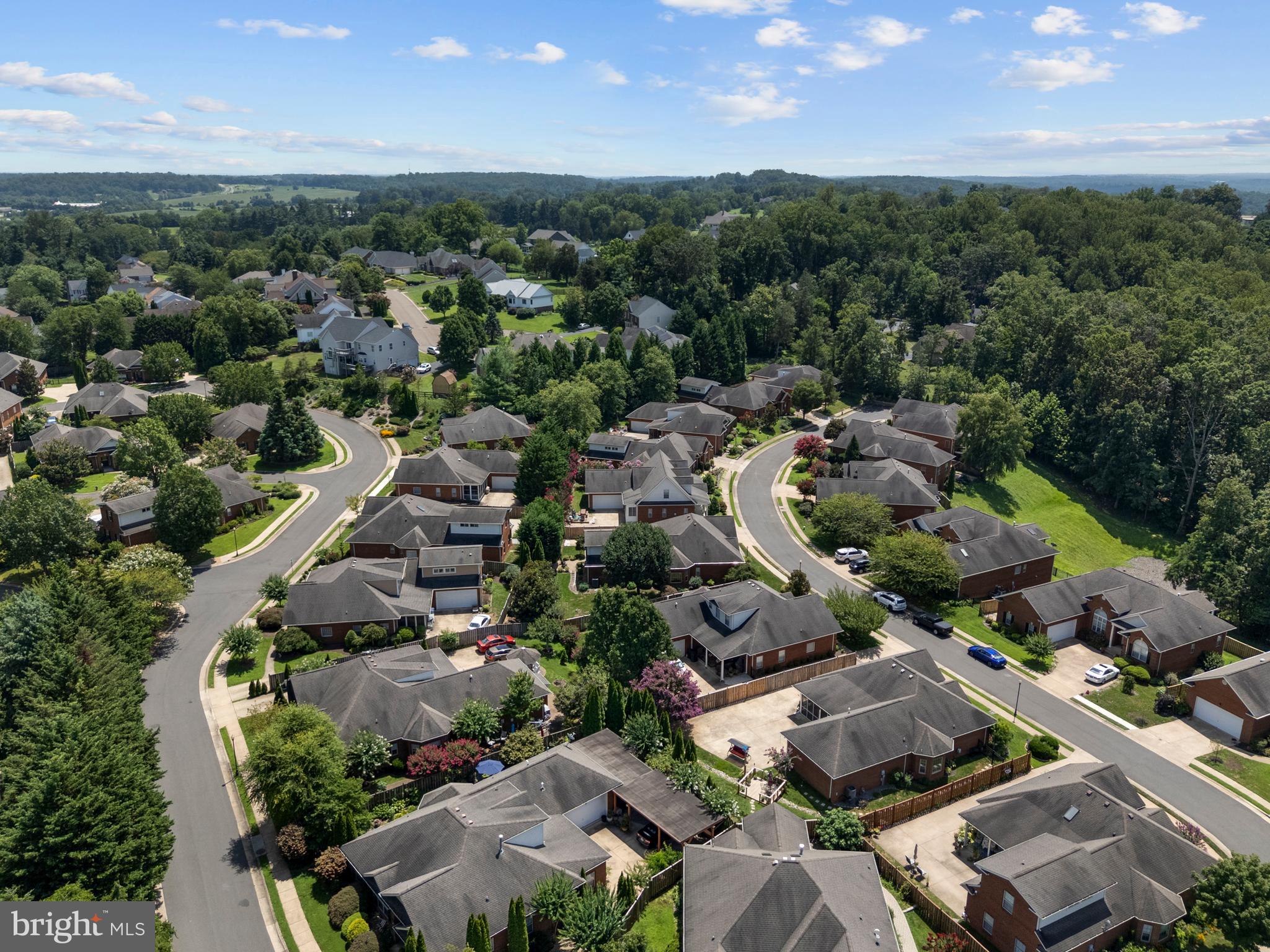 CARRIAGE HOUSE CHASE - Residential