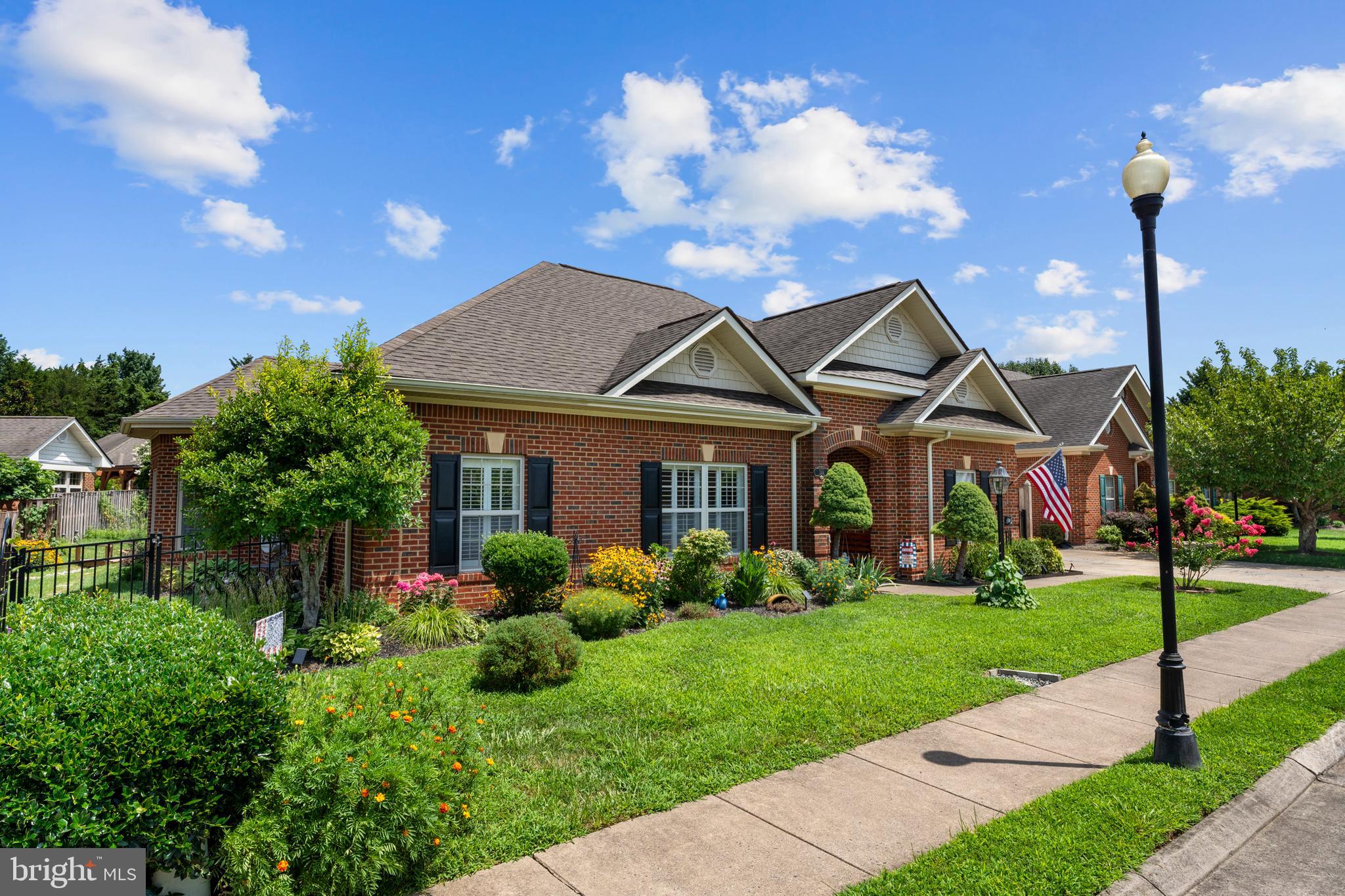 CARRIAGE HOUSE CHASE - Residential