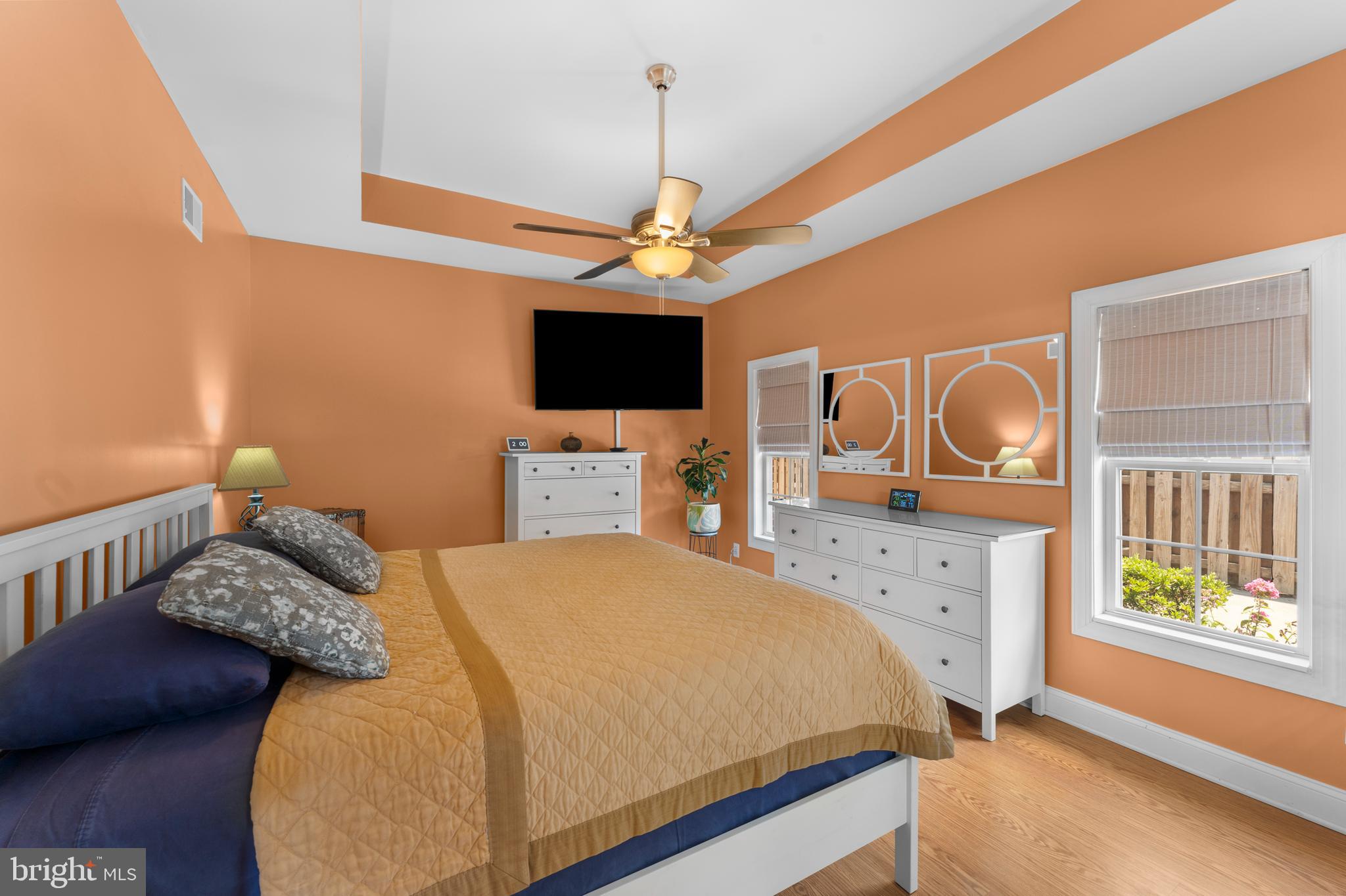 CARRIAGE HOUSE CHASE - Residential