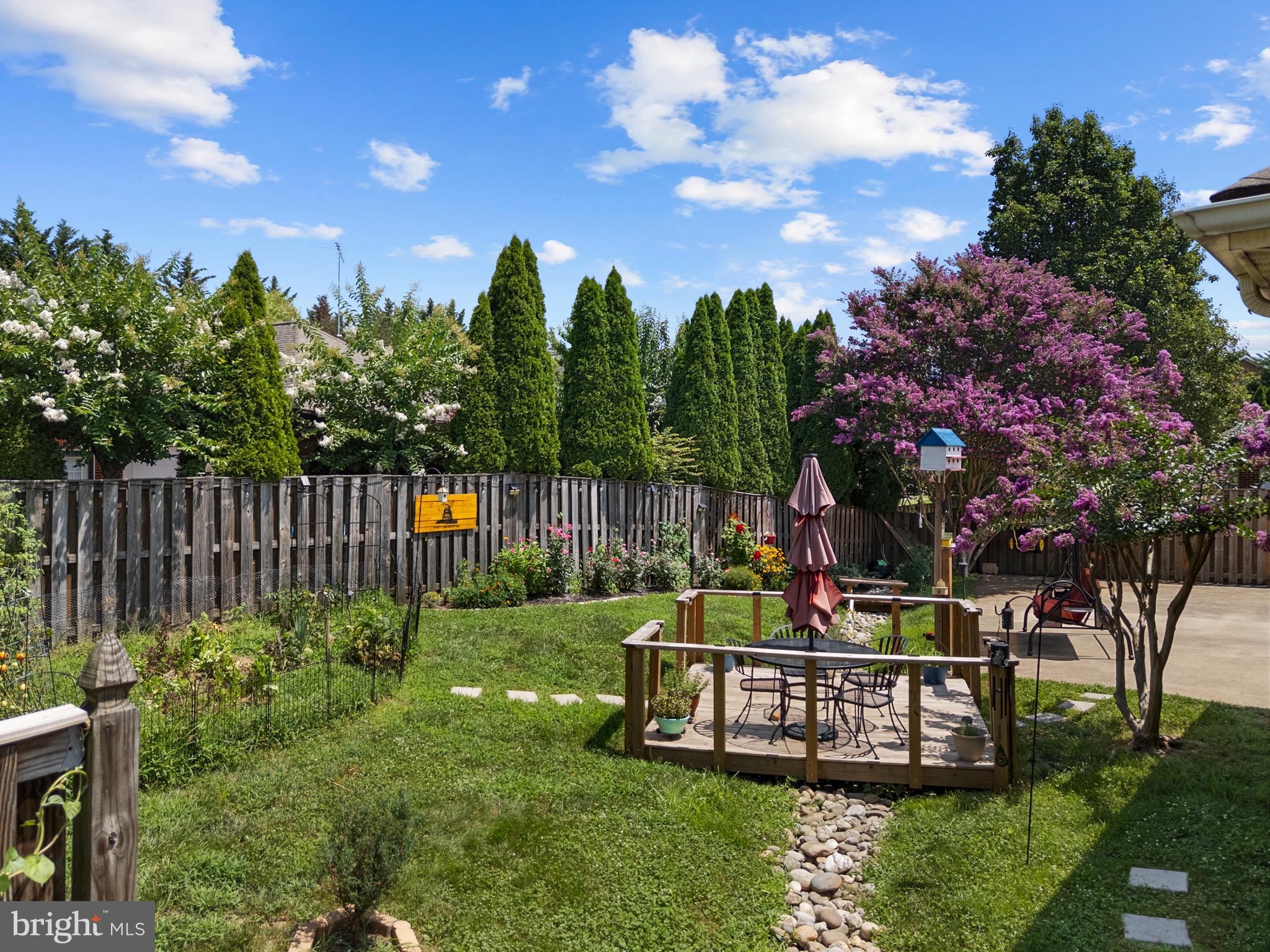 CARRIAGE HOUSE CHASE - Residential