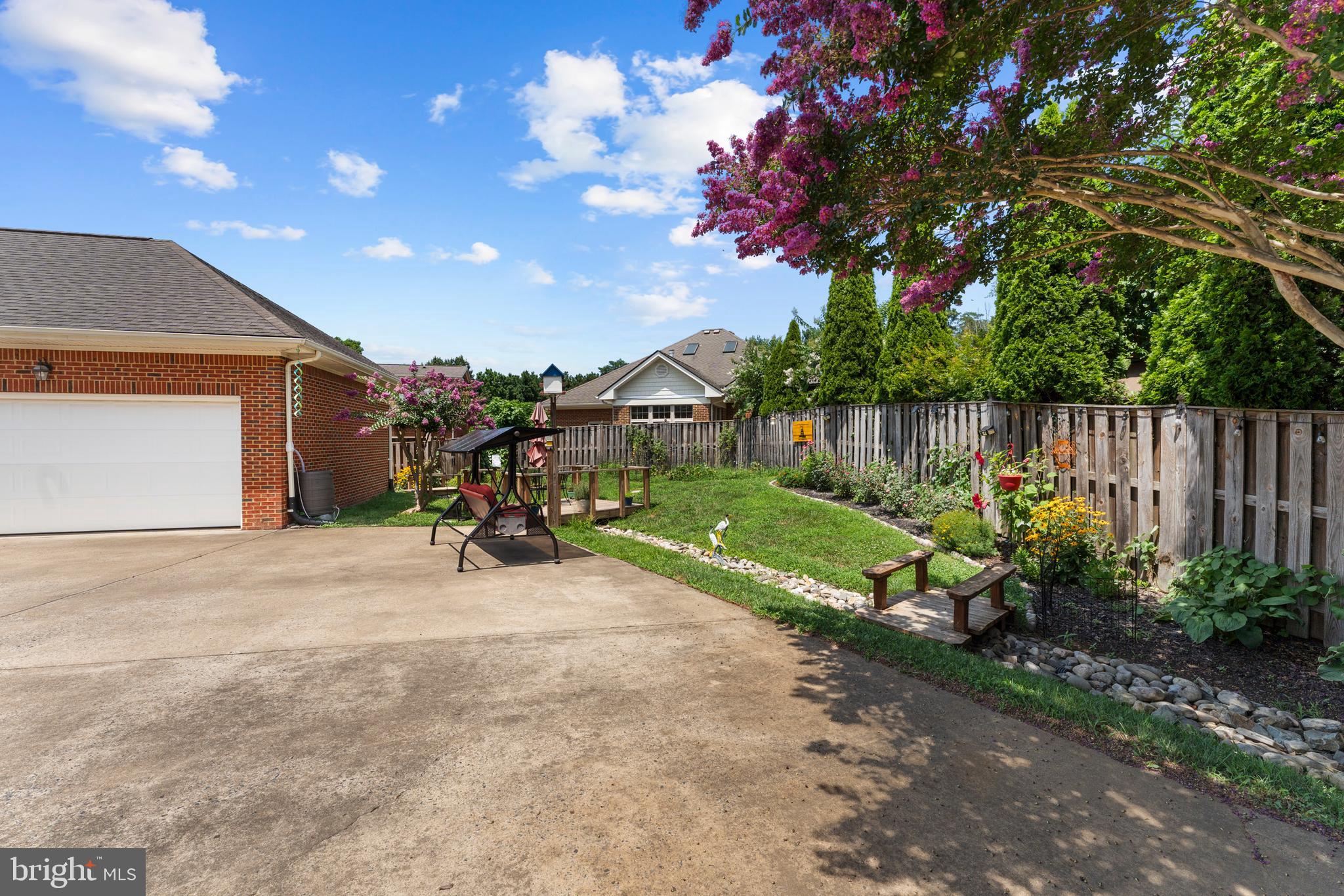 CARRIAGE HOUSE CHASE - Residential