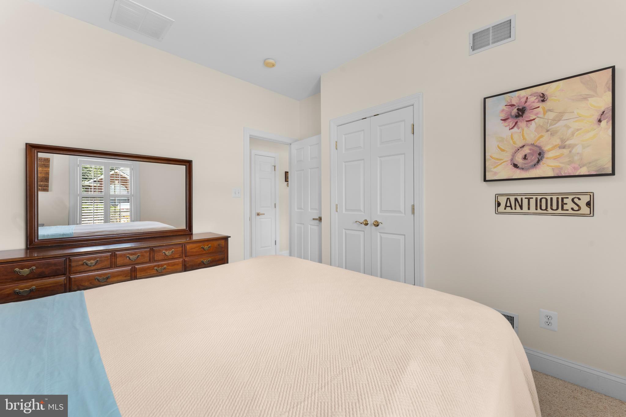 CARRIAGE HOUSE CHASE - Residential