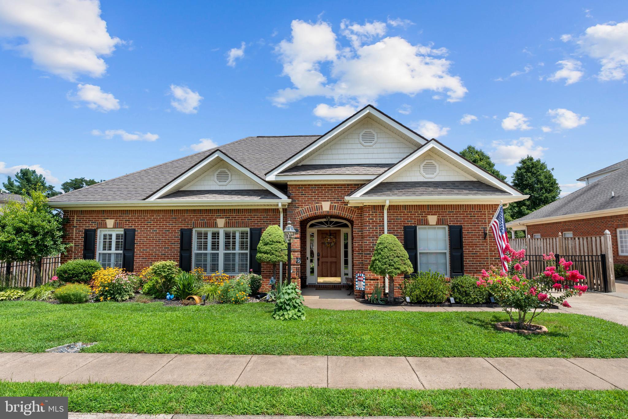 CARRIAGE HOUSE CHASE - Residential