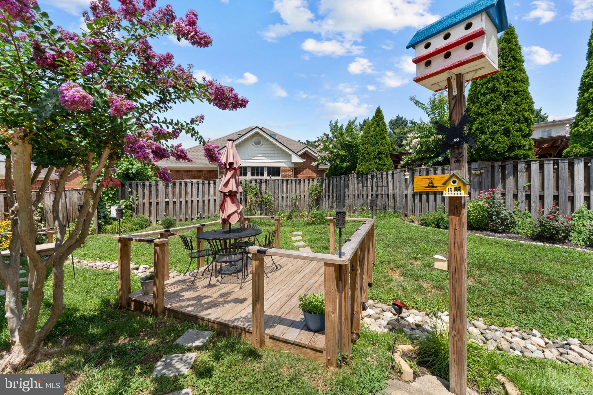 CARRIAGE HOUSE CHASE - Residential