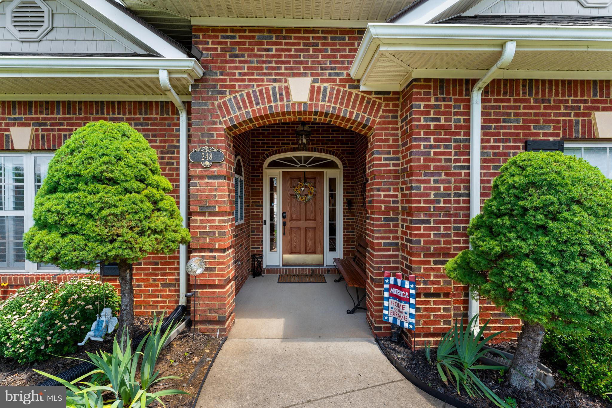 CARRIAGE HOUSE CHASE - Residential