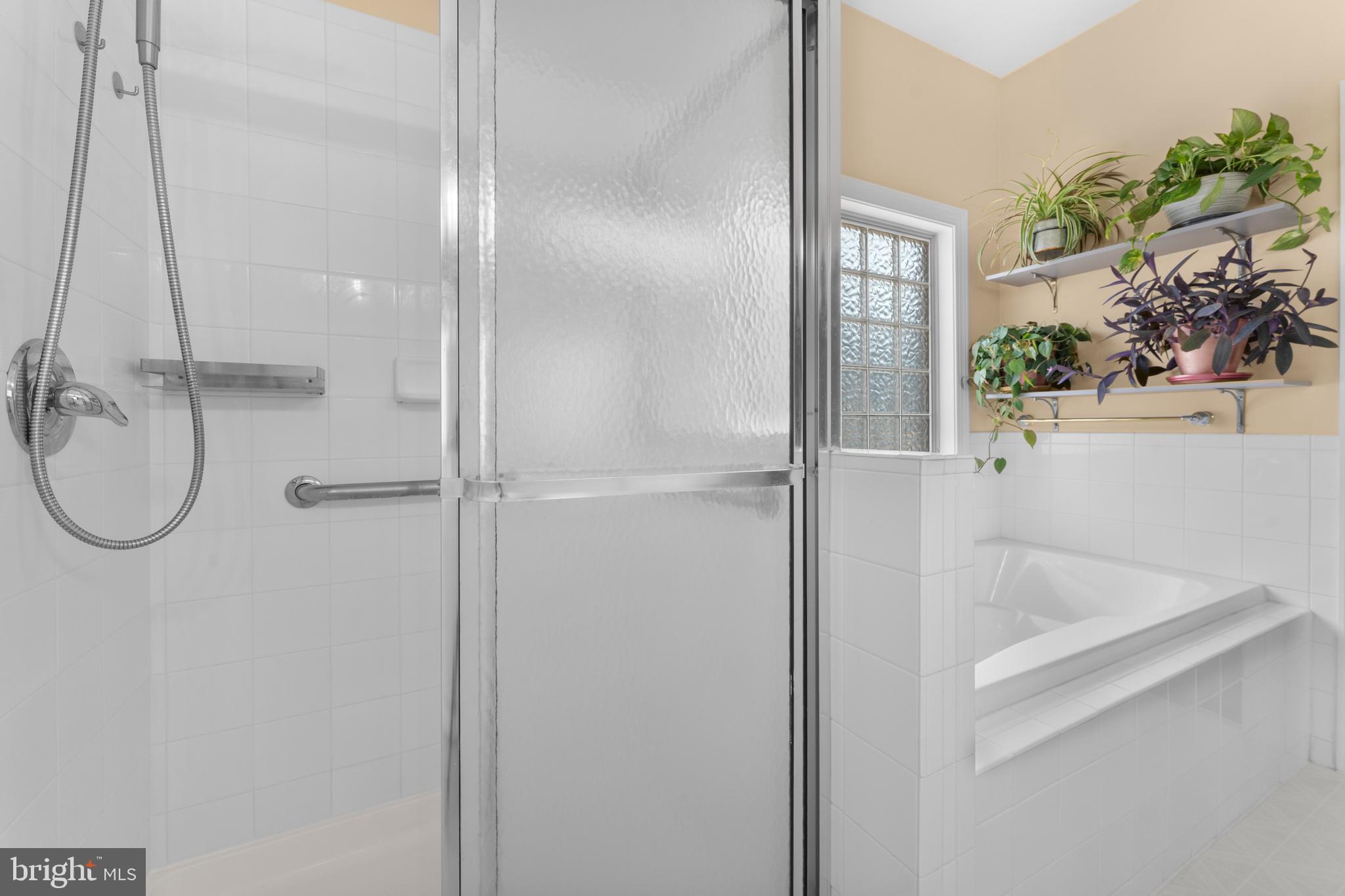 CARRIAGE HOUSE CHASE - Residential