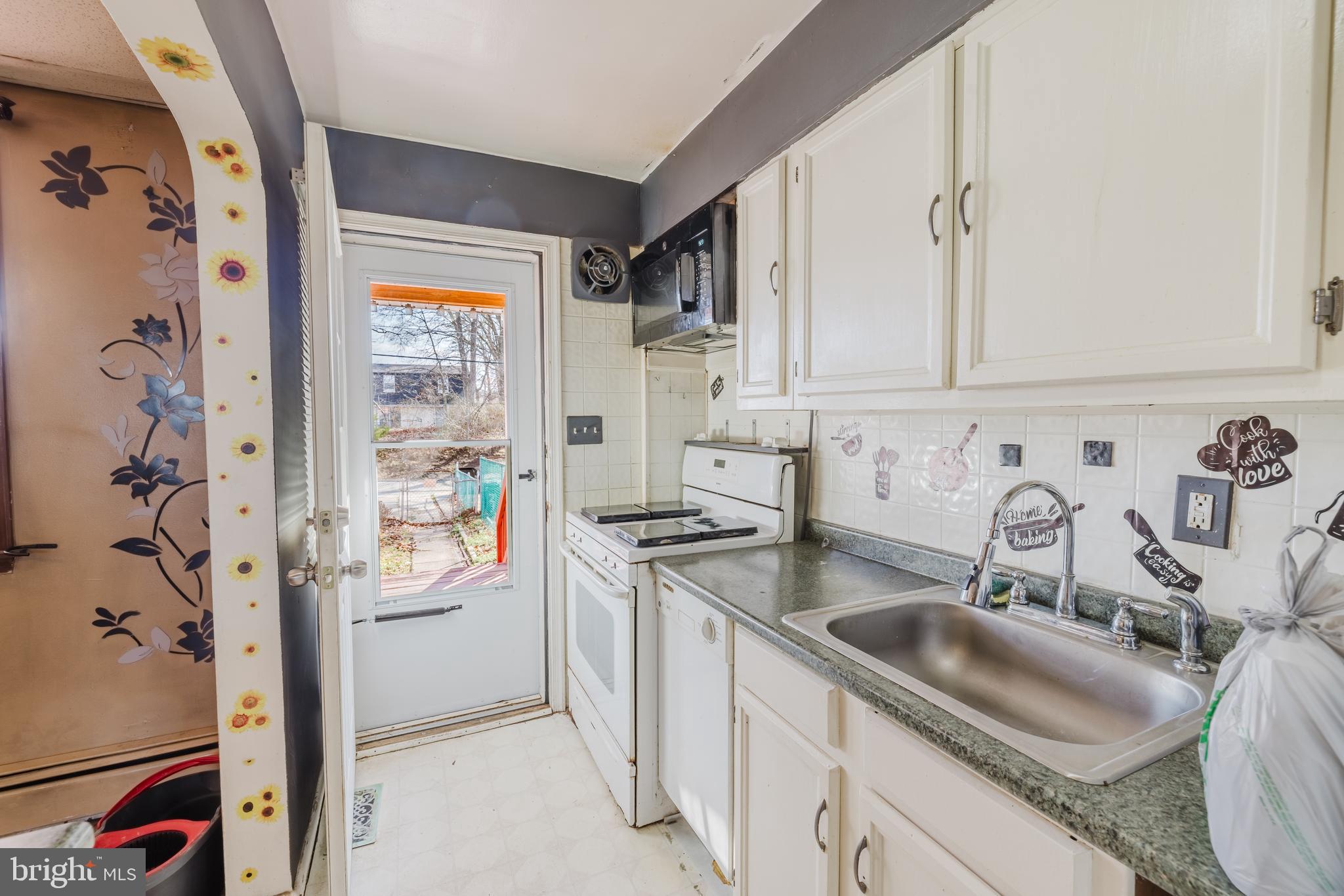 BALLARD GARDENS - Residential