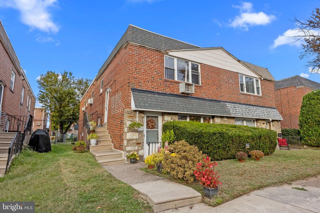 Photo of 1627 Borbeck Avenue, PHILADELPHIA, PA 19111 (MLS # PAPH2547218)