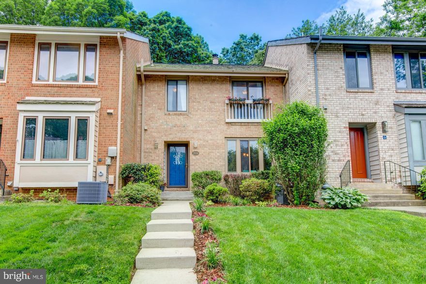 Fall in Love! Lakefront community, all-brick townhome with over 2,400 sqft on 3 levels w/fabulous modern renovations & upgrades. Open floor plan, gorgeous cabinets, granite ctrs, SS APPL, luxury master bath, hrdw flrs, recessed lighting, wood burning FP & walk out lower lvl for rec room or BDRM. Less than 2 miles to the metro, schools & shopping. Enjoy Lake Thoreau & all of the RESTON AMENITIES!