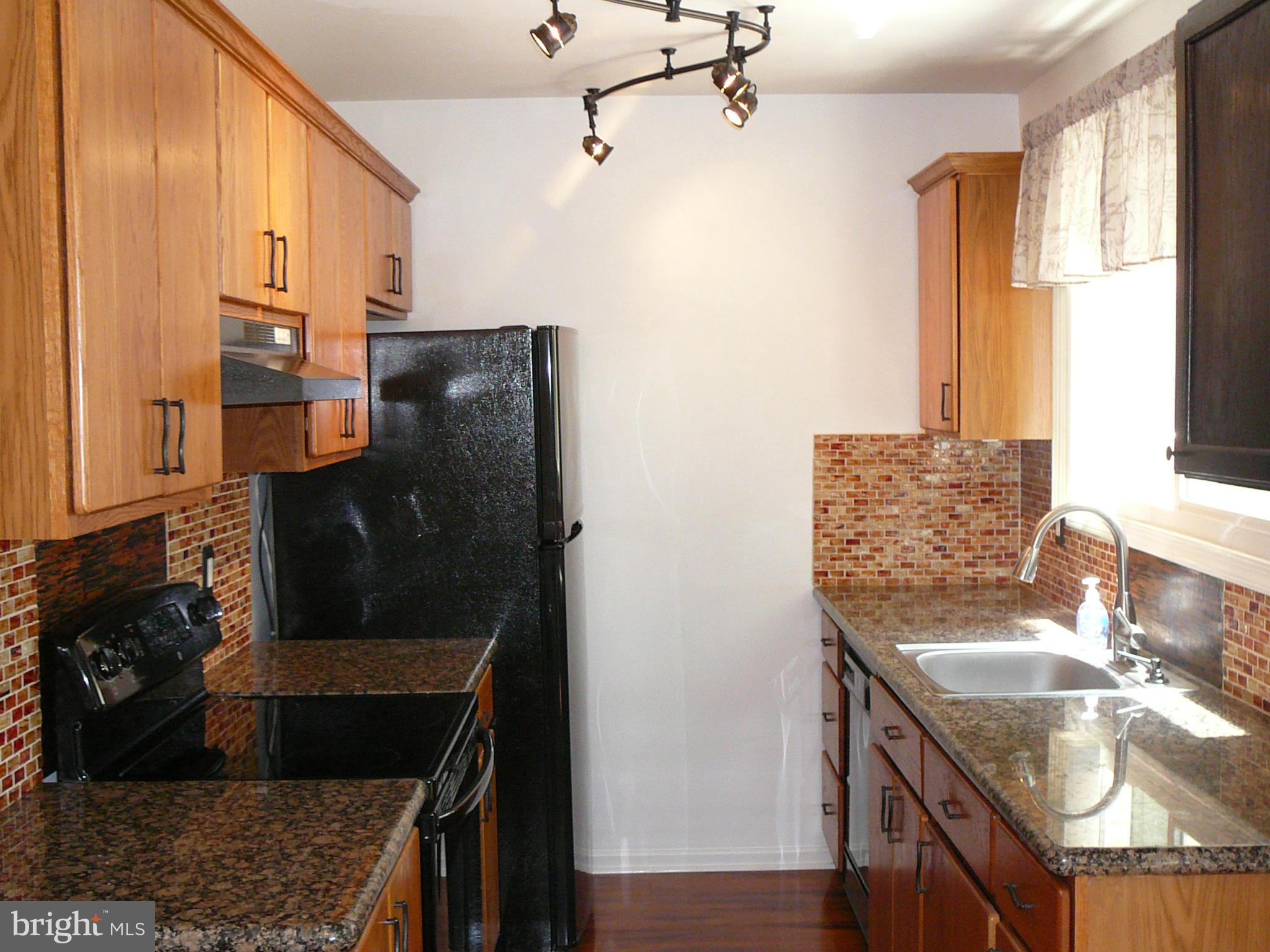 SHADY GROVE VILLAGE - Residential