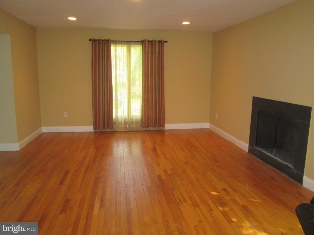 EAST GATE OF POTOMAC - Residential Lease