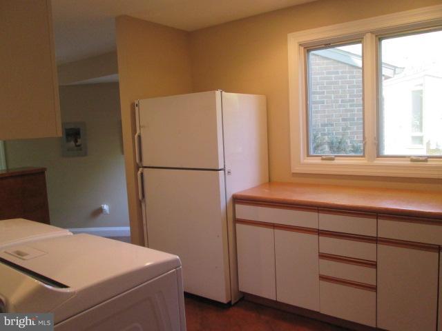 EAST GATE OF POTOMAC - Residential Lease