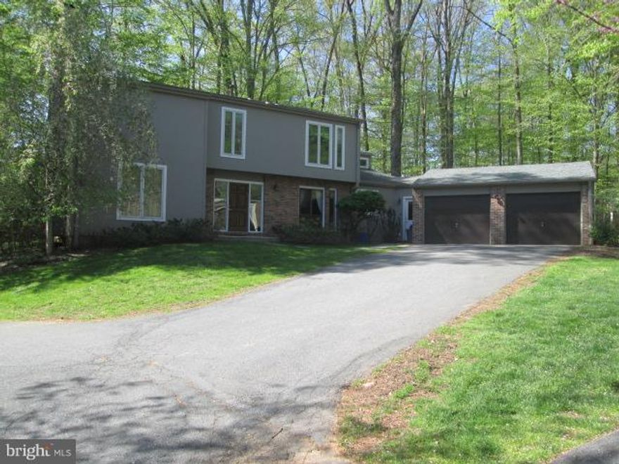 Great contemporary spacious home in Potomac centrally located offers 4 large BRs, hardwoods throughout, large gourmet kitchen w/ SS appliances, upgraded cabinets/counters, amazing screened in porch, large family room, living room & dining room, 3 fireplaces, laundry on main & basement w/ plenty of space, 2 car garage & fenced yard. Close to 495, 270, Democracy. Options for 1-3 year lease.