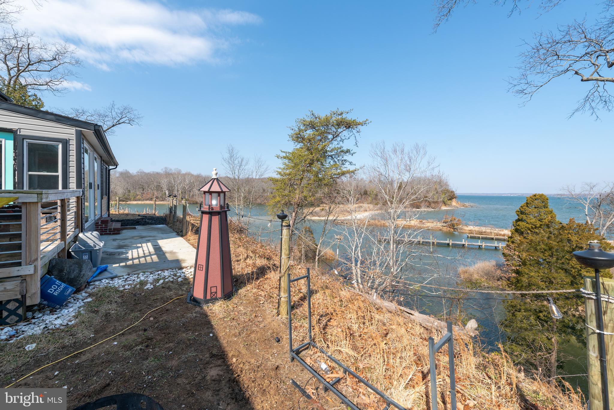 HOLLYWOOD SHORES - Residential