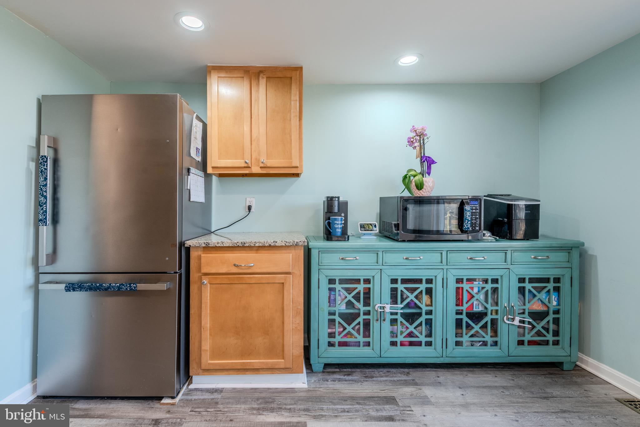 HOLLYWOOD SHORES - Residential