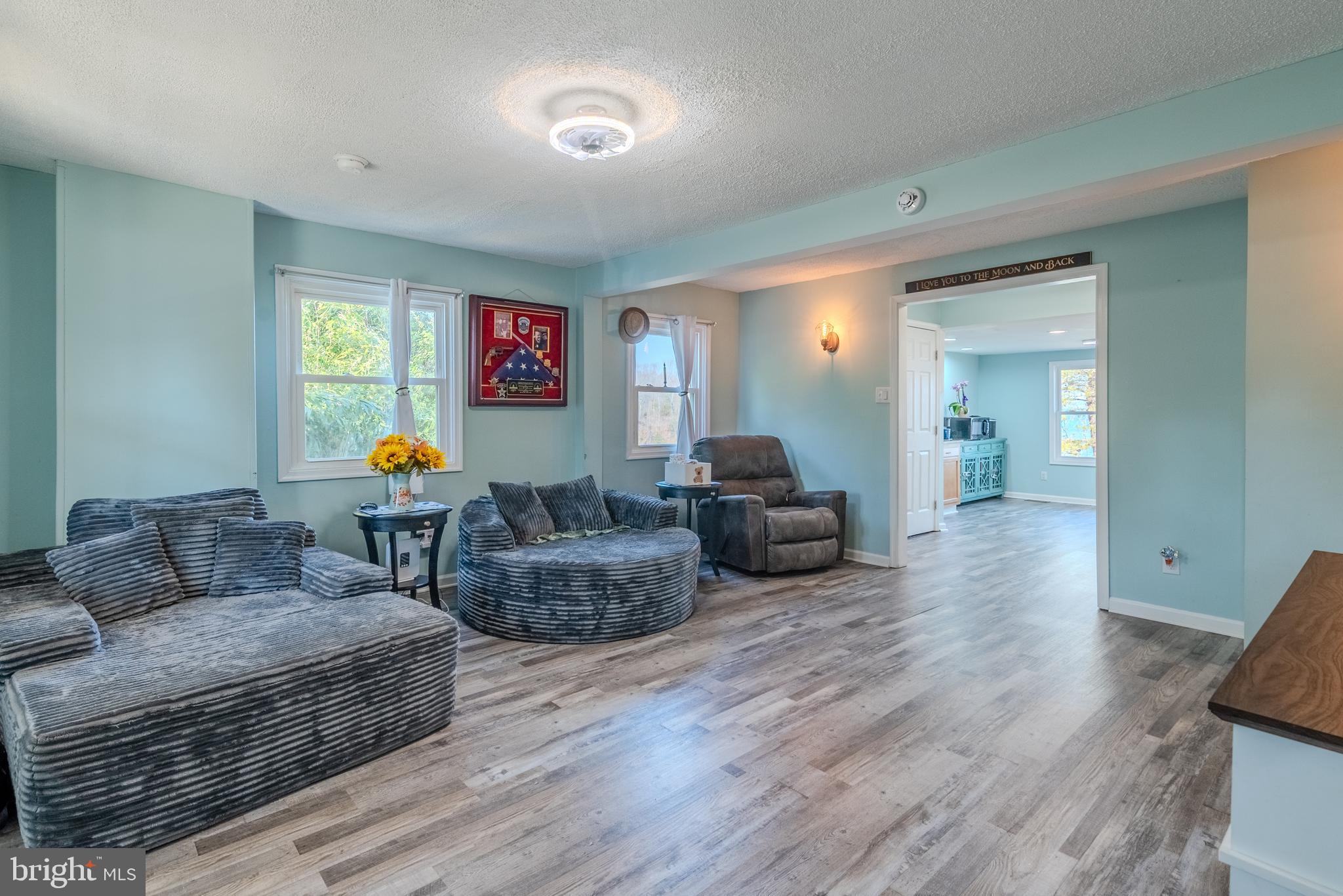 HOLLYWOOD SHORES - Residential