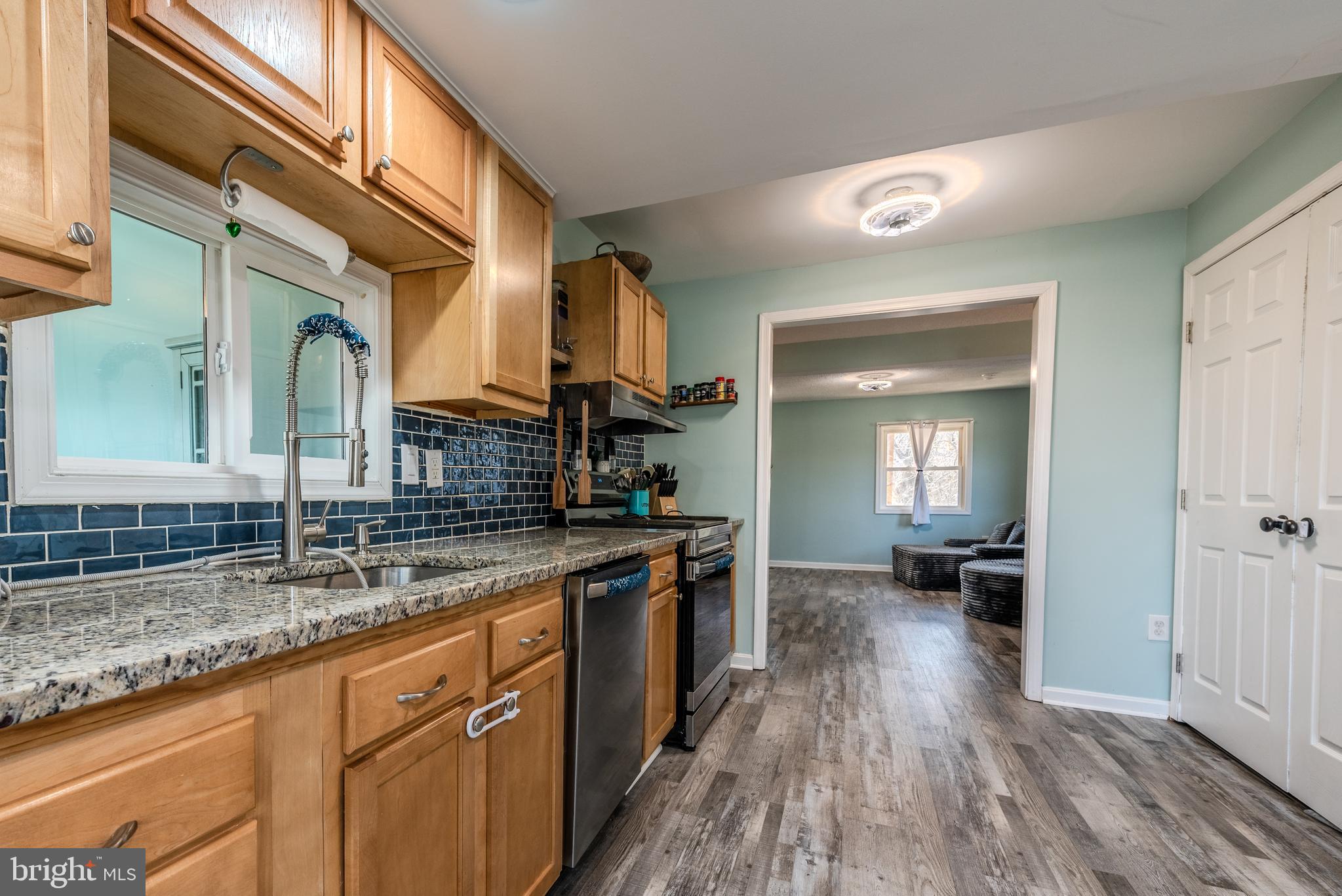 HOLLYWOOD SHORES - Residential