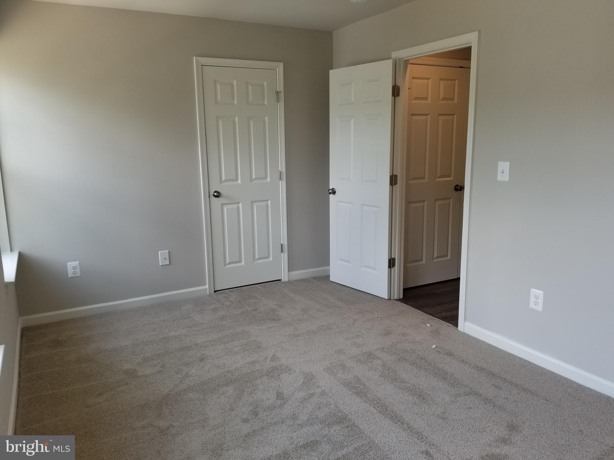 OAKVIEW VILLAGE - Residential