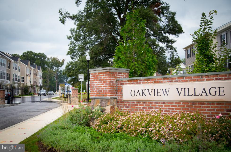 OAKVIEW VILLAGE - Residential