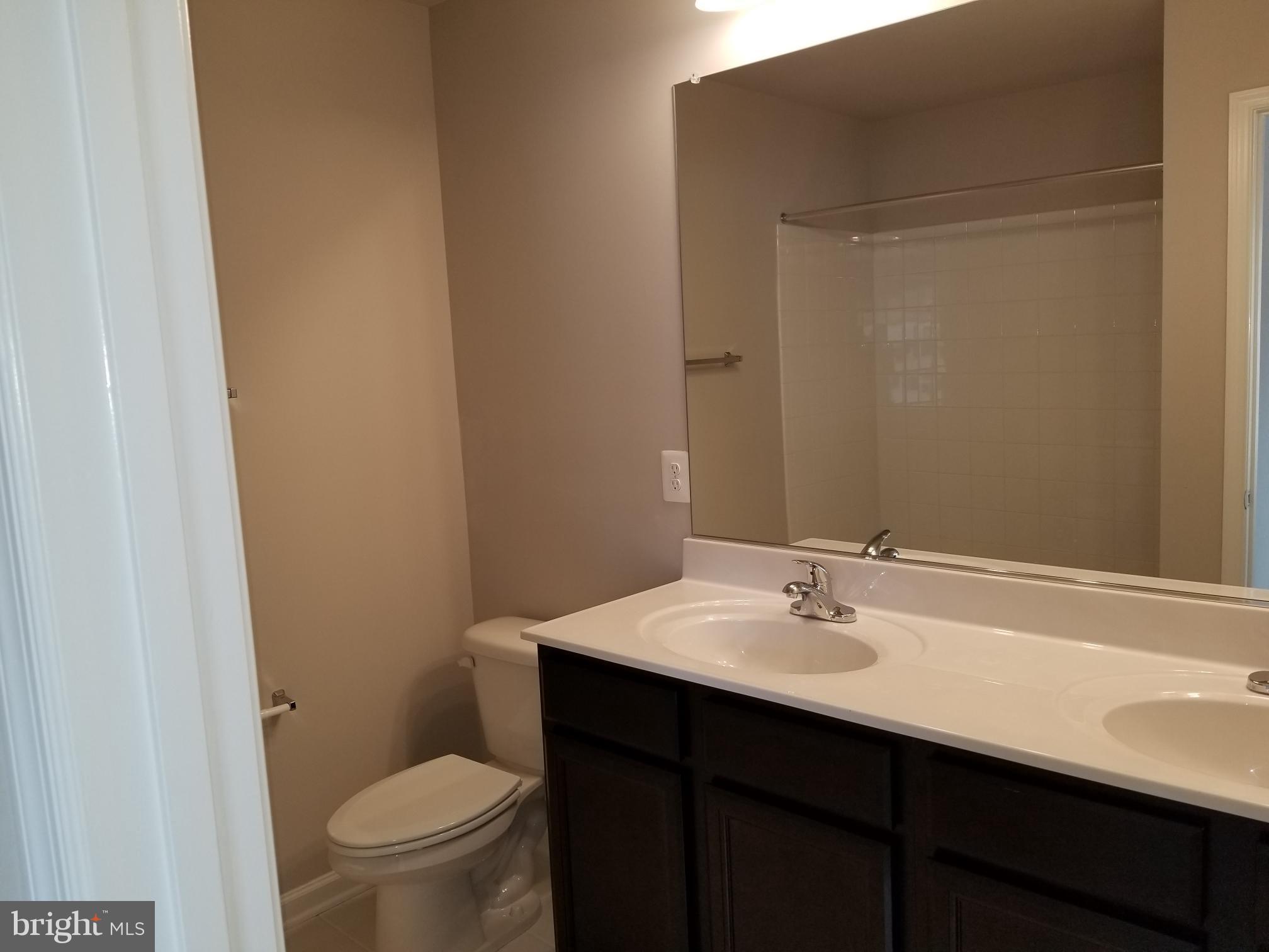 OAKVIEW VILLAGE - Residential