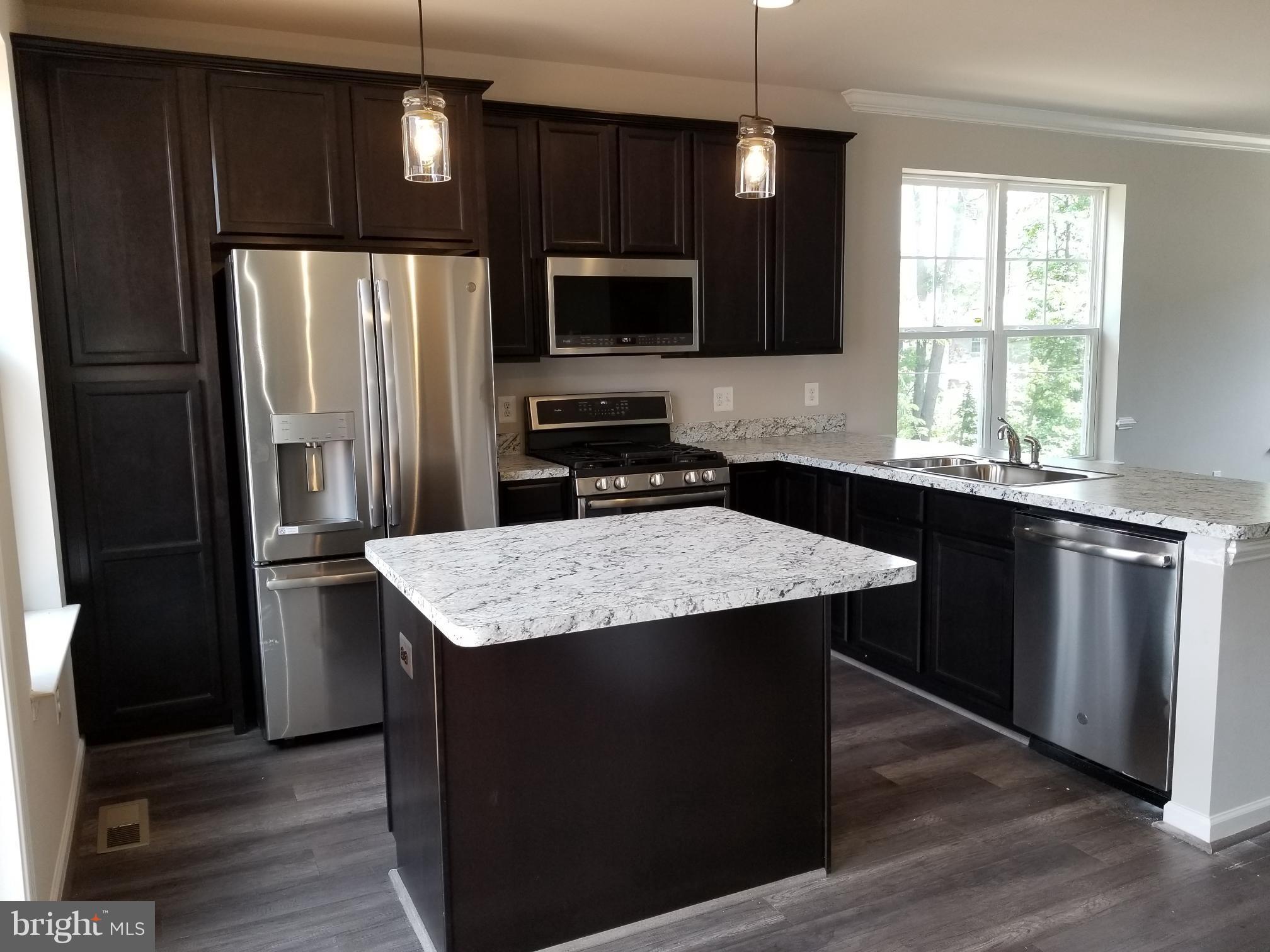 OAKVIEW VILLAGE - Residential