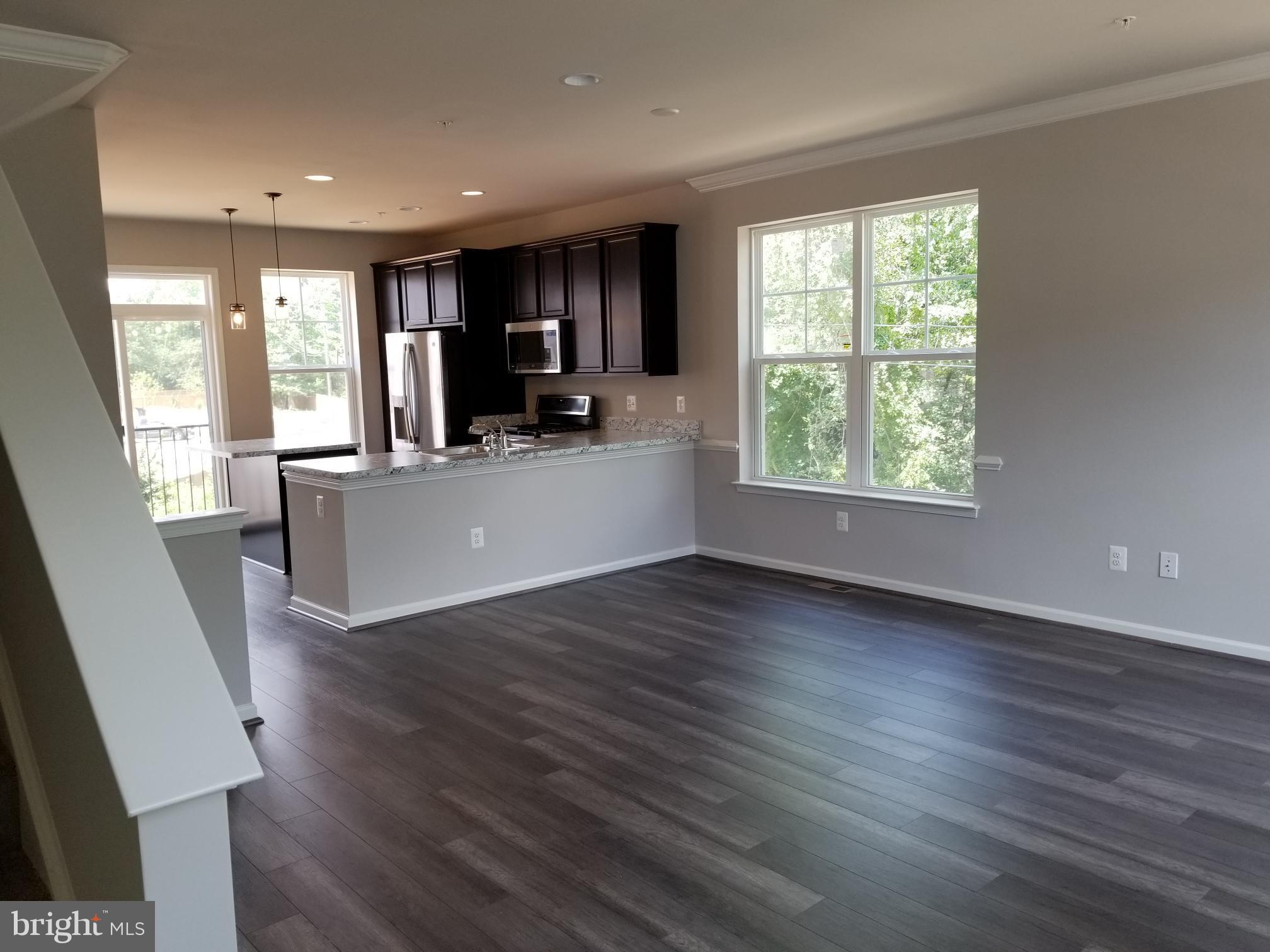 OAKVIEW VILLAGE - Residential