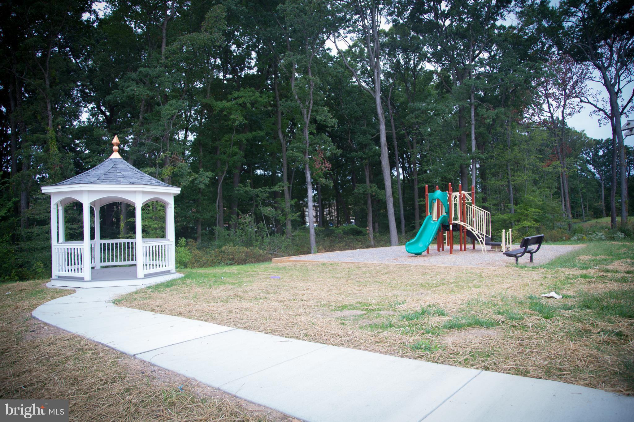 OAKVIEW VILLAGE - Residential