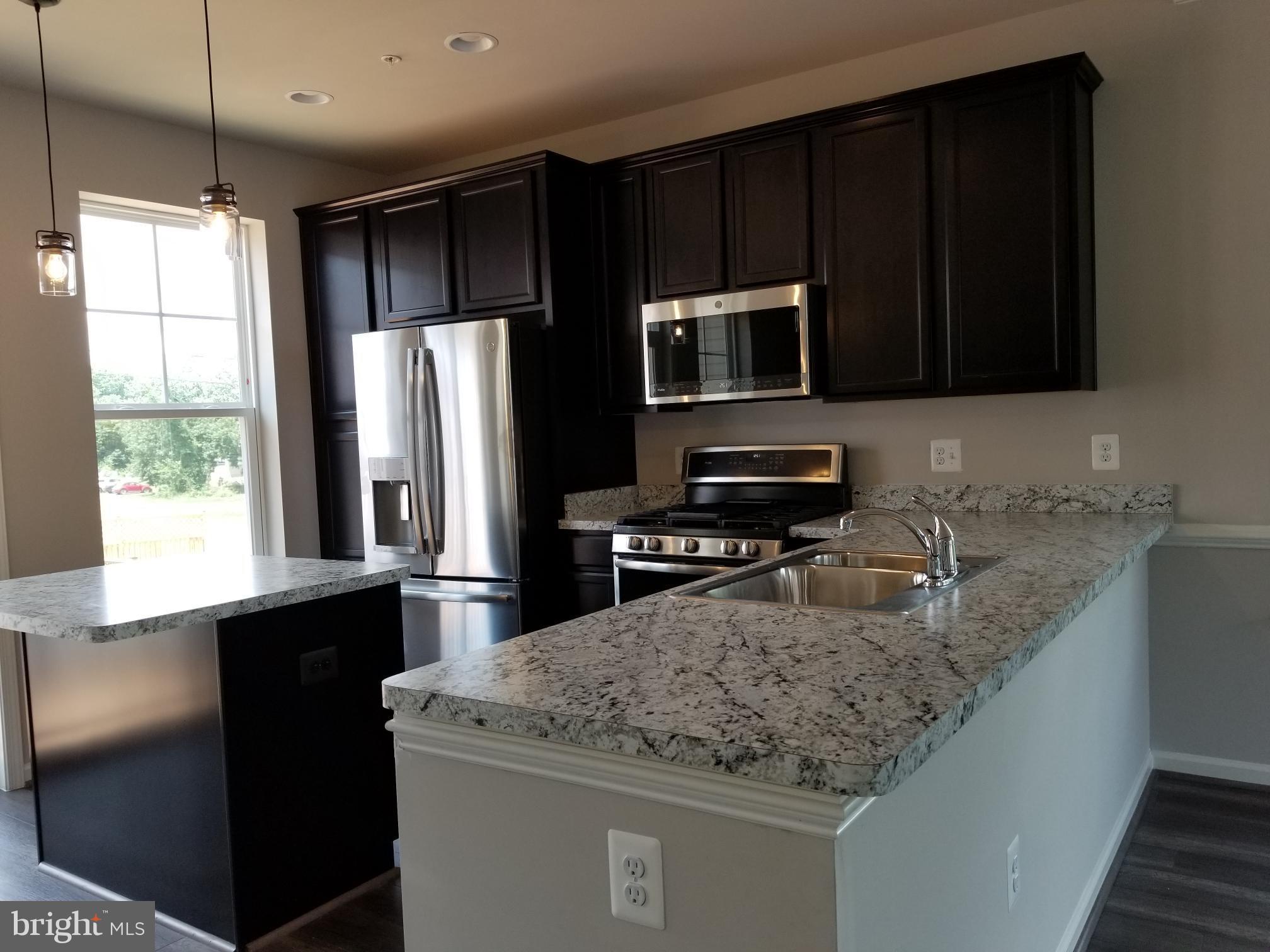 OAKVIEW VILLAGE - Residential