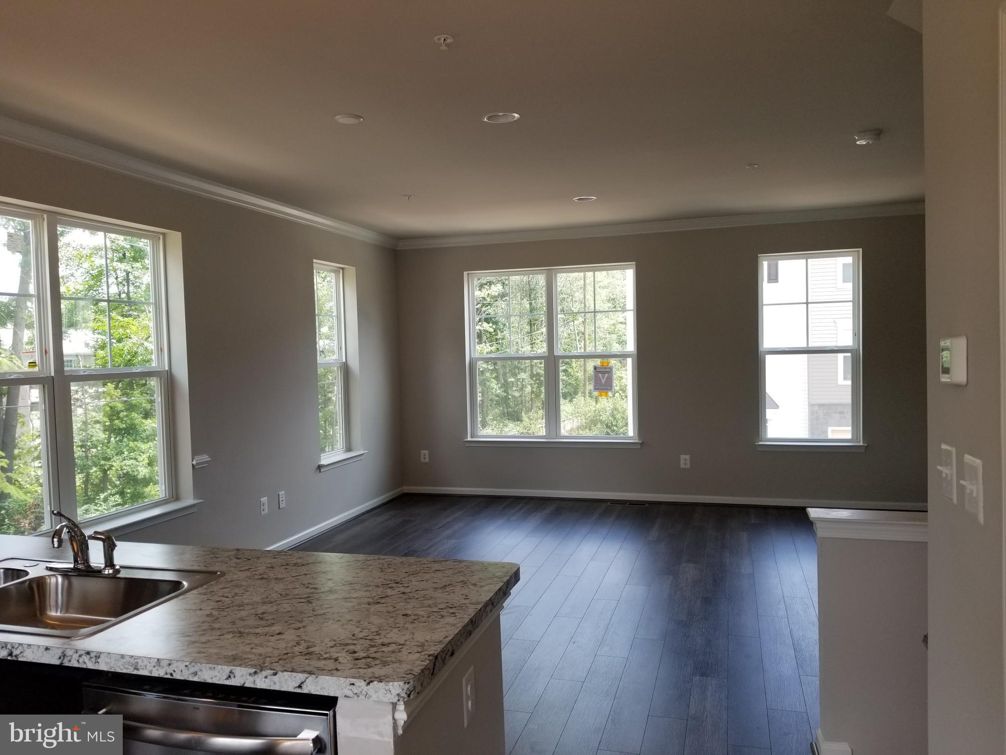 OAKVIEW VILLAGE - Residential