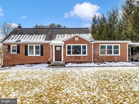 Homes For Sale - 9724 Beall Avenue<br/> DAMASCUS, MD 20872