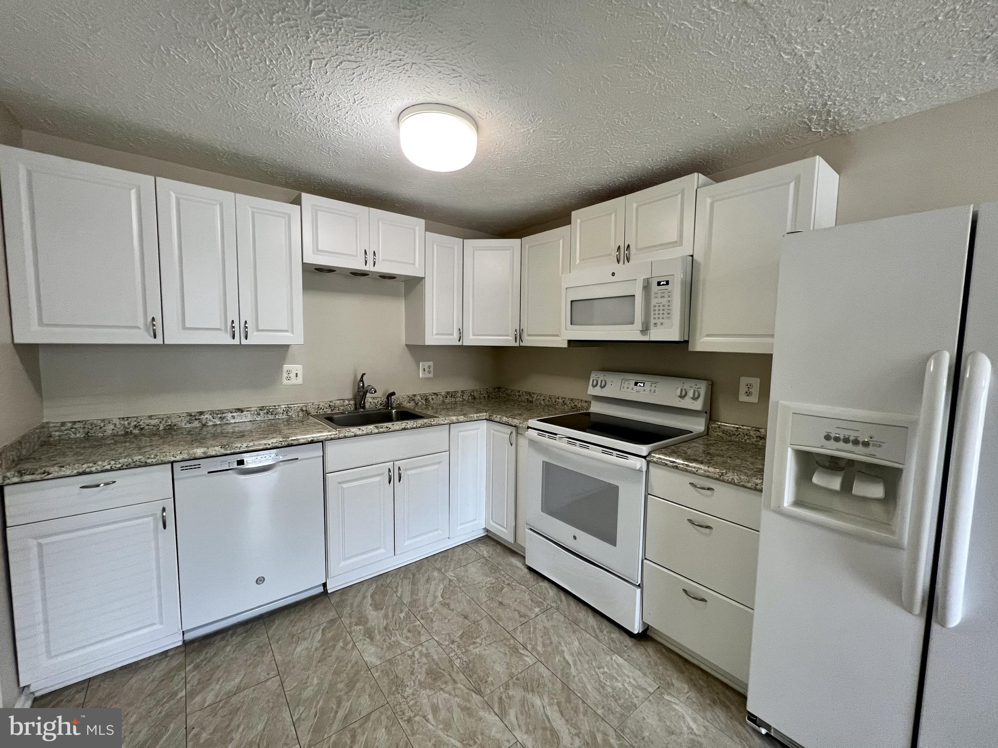 WATERS LANDING - Residential Lease