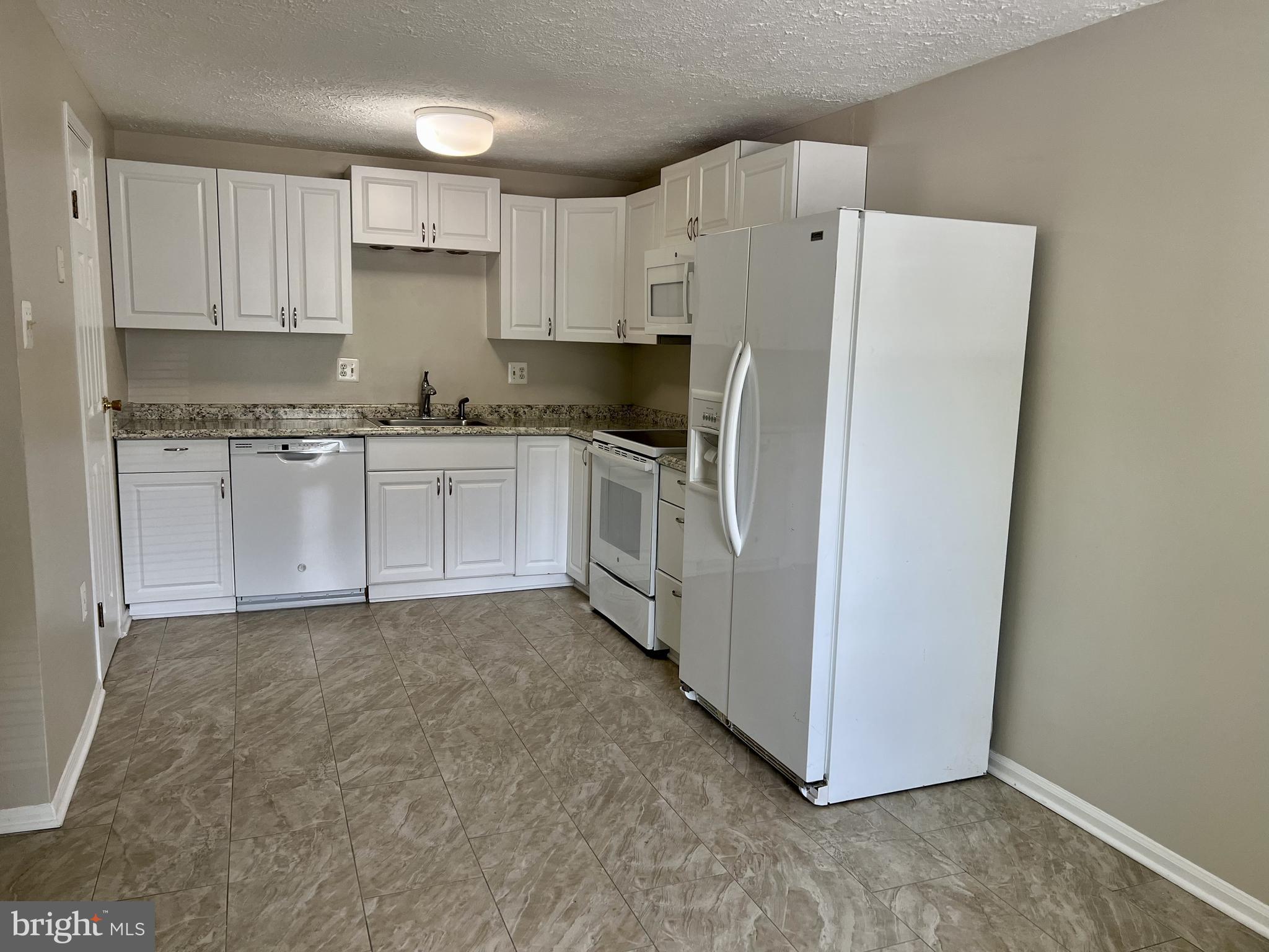 WATERS LANDING - Residential Lease