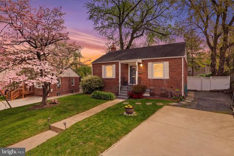 Photo of 1506 Hanby Street, SILVER SPRING, MD 20902 (MLS # MDMC2227064)