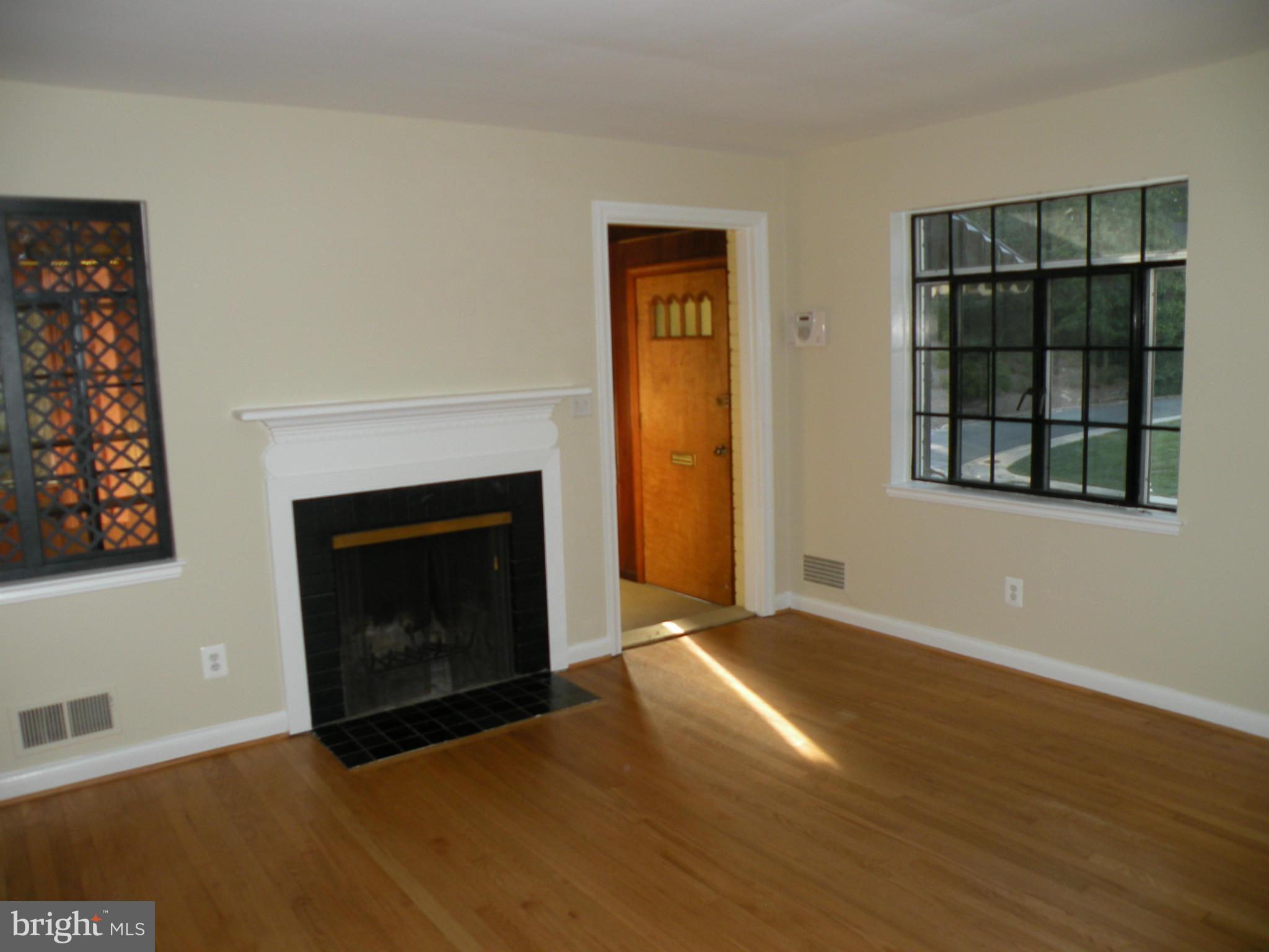 BEVERLY HILLS - Residential Lease